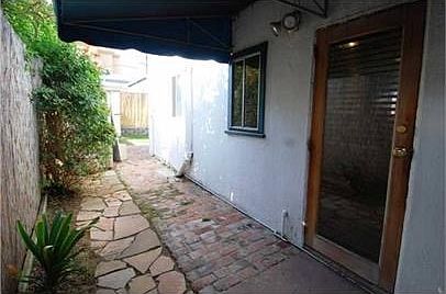 4th image of 4318 1/2 Lamont St