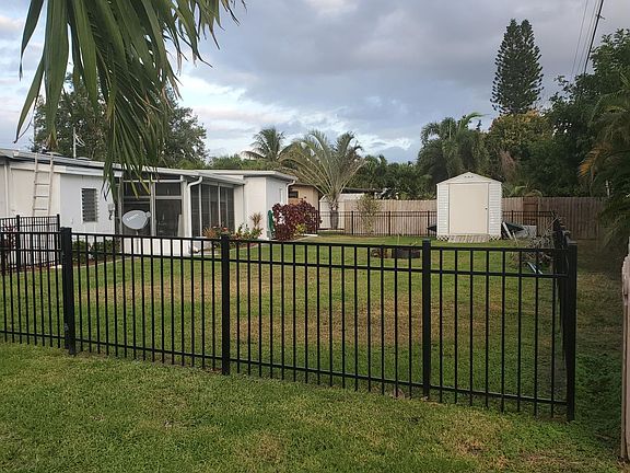 5th image of 140 Poinsettia Cir NE
