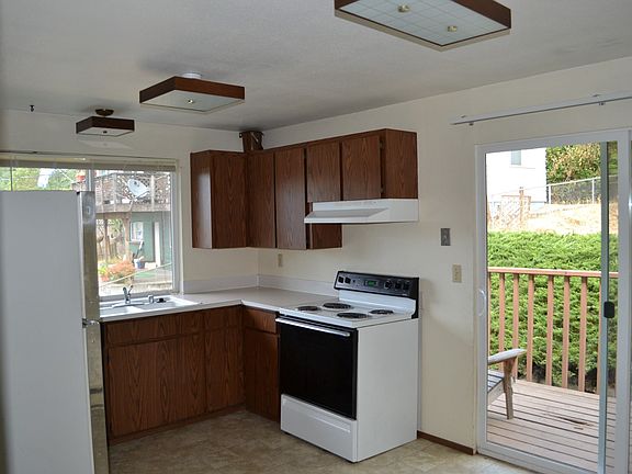 5th image of 7045 S Trafton St