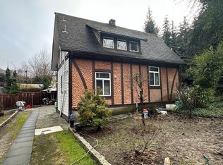 5070 Canada Way, Burnaby, BC V5E3N2