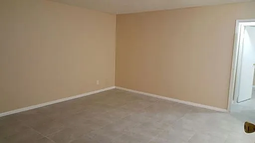 1110 S Kenmore Ave #5A — Photo 5