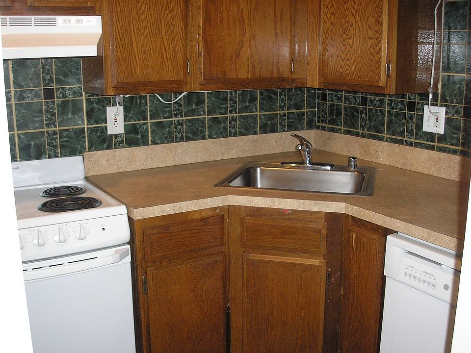 Lower unit kitchen