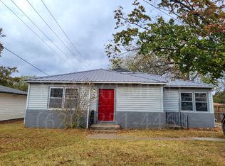 504 S Cline Rd, Coffeyville, KS 67337