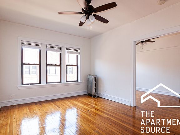 5th image of 640.5 W Cornelia Ave #3S
