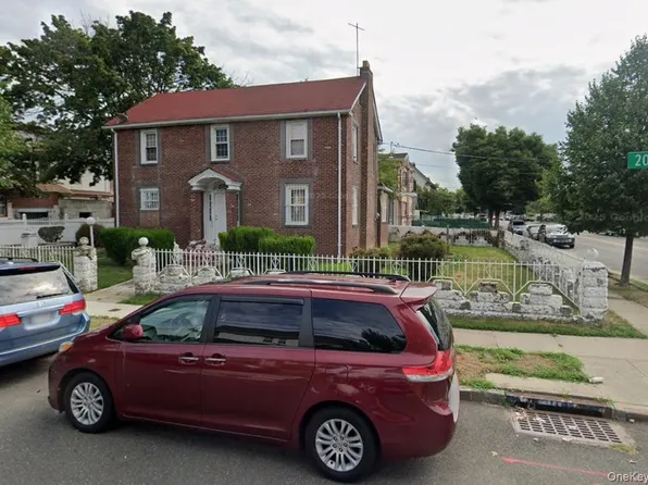 100-51 205th Street, Hollis, NY 11423
