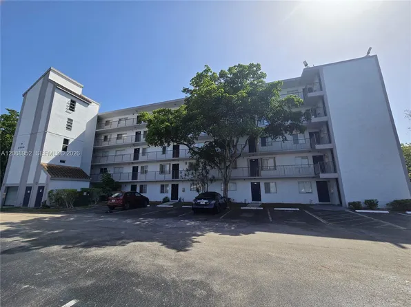 8700 N Sherman Cir APT 108, Hollywood, FL 33025