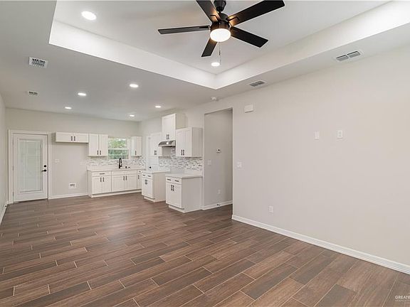 4th image of 3501 S Estrellita Ave