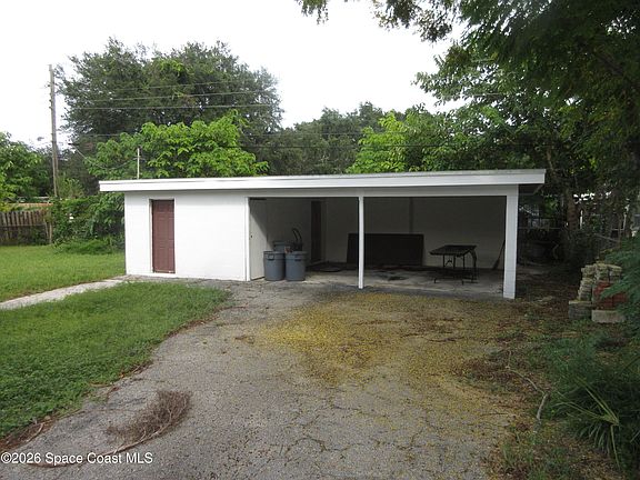 3rd image of 7002 Evergreen Dr
