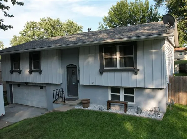 2405 Beechwood Blvd, Saint Joseph, MO 64503