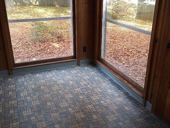 3rd image of 685 Ardleigh Dr