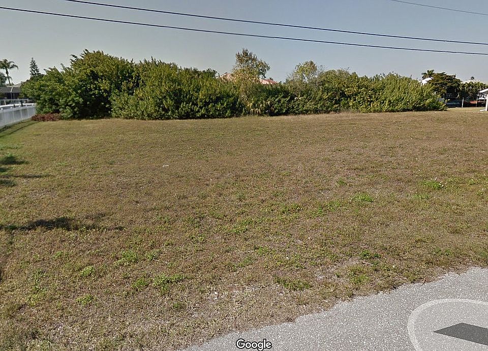 2nd image of 2302 SE 20th Ave