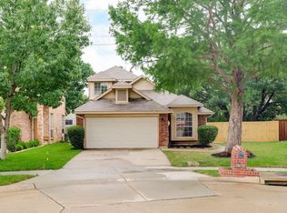 2080 Montclair Ln, Lewisville, TX 75067