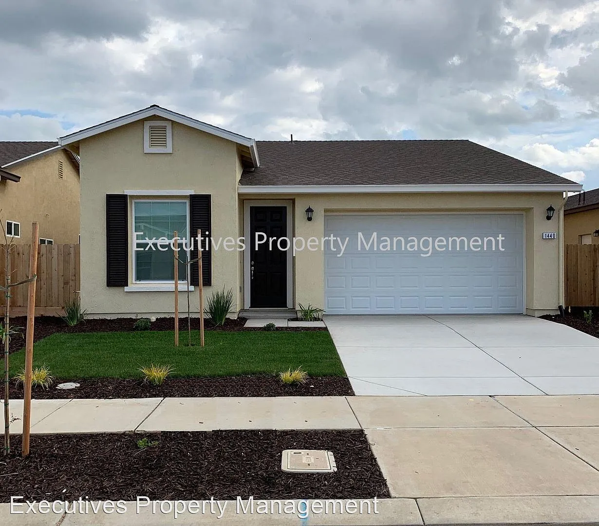 1440 Woodbury Ct photo 1