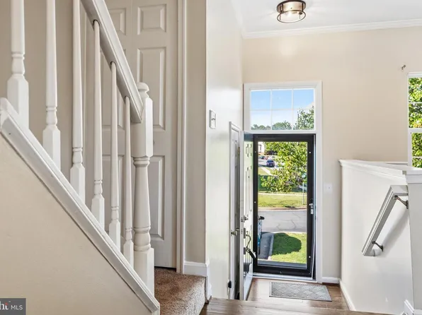 8699 Farnham Way, Bristow, VA 20136