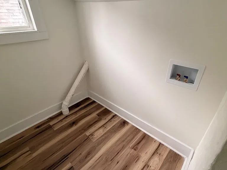 1813 W Gaulbert Ave — Photo 12
