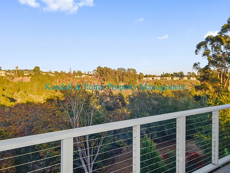 544 Cuesta Dr — Photo 30