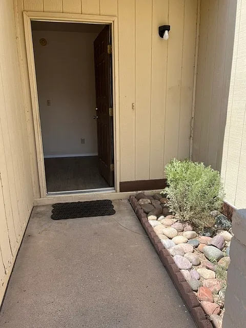 2 bed, 1165 sqft, $1,400 — Photo 2