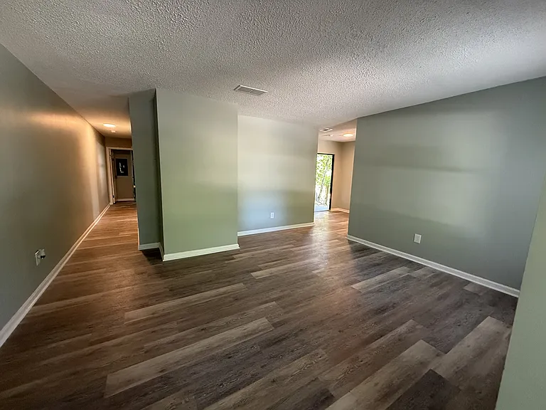 1725 Kathleen Dr #B — Photo 2
