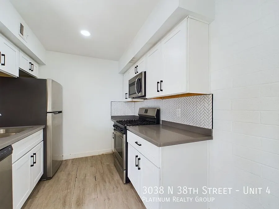 Building Photo - 3038 N 38th St #4