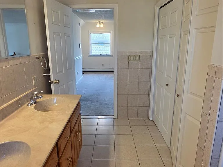 74 W Spruce St — Photo 15