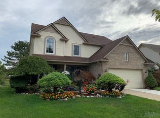 42264 Oakland Dr, Canton, MI 48188
