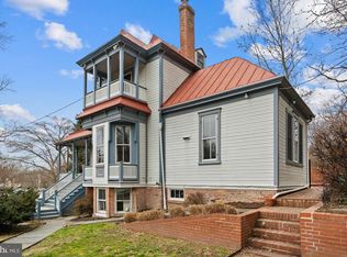 9815 Hollow Glen Pl, Silver Spring, MD 20910