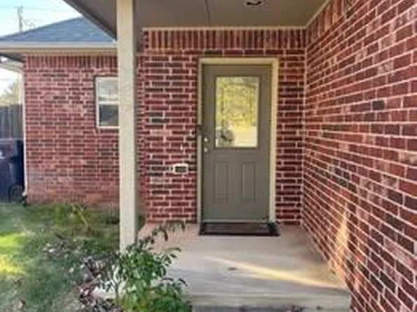 13706 Oxford Dr, Edmond, OK 73013