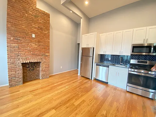 Rented by The InHouse Group | media 14