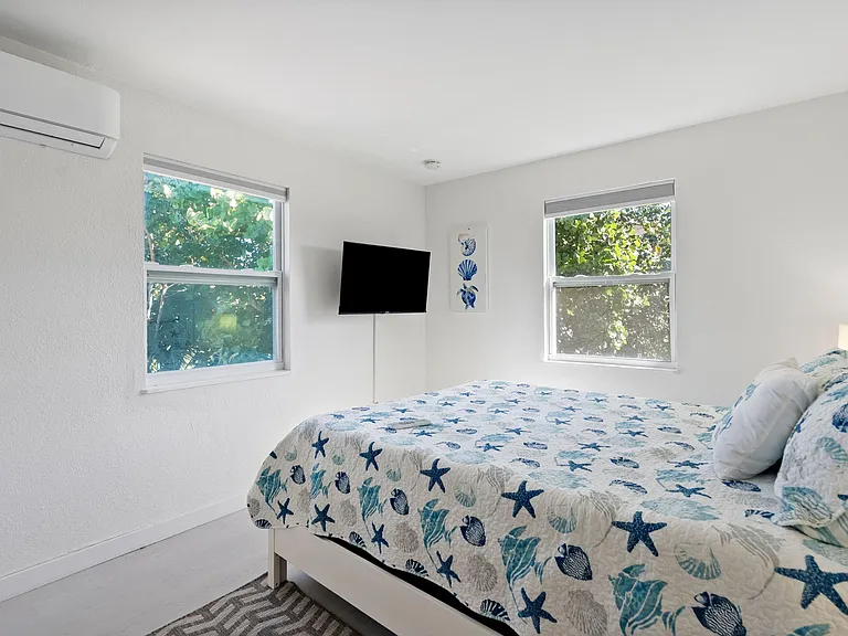 670 Hernando St #D — Photo 10