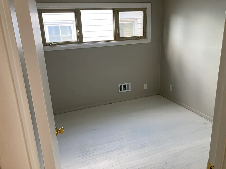 2938 Derby St — Photo 10