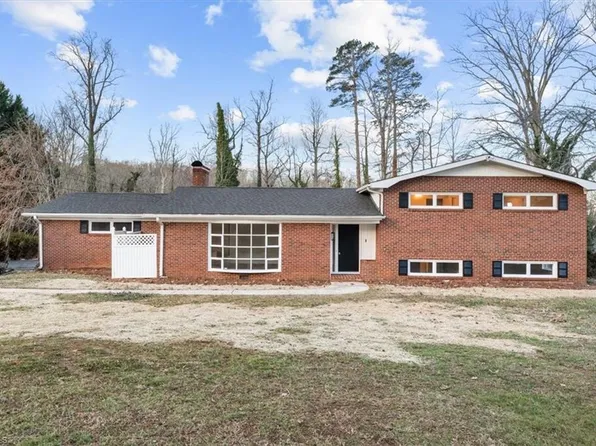 5840 Brookway Dr, Winston Salem, NC 27105
