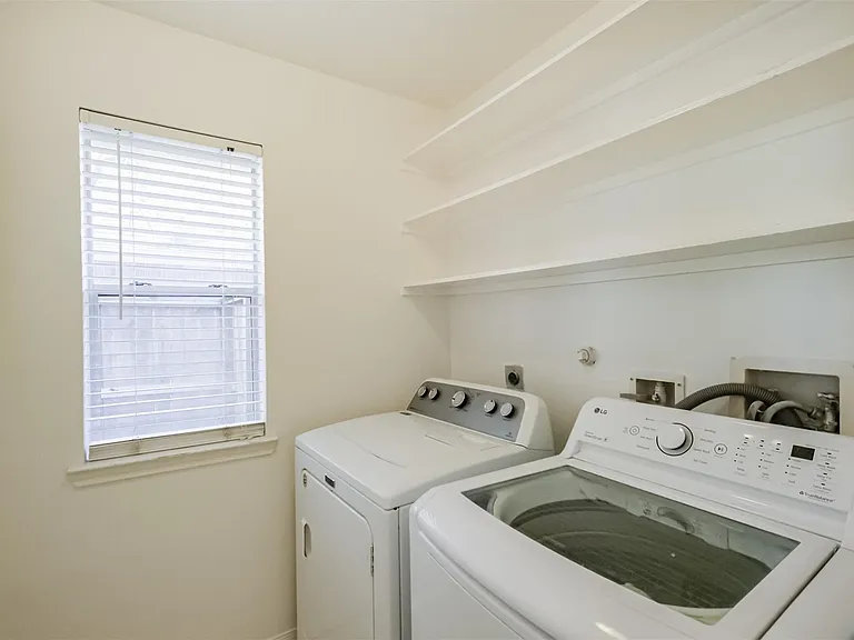 1714 Bumelia Ct — Photo 23