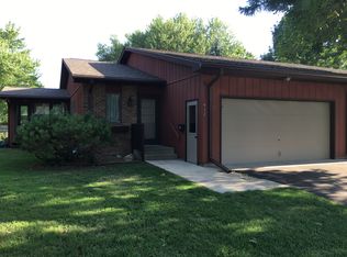 412 Woodley St E, Northfield, MN 55057