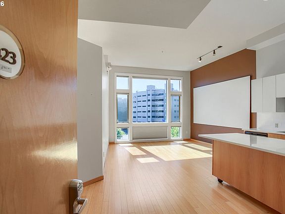 4th image of 12600 SW Crescent St APT 423