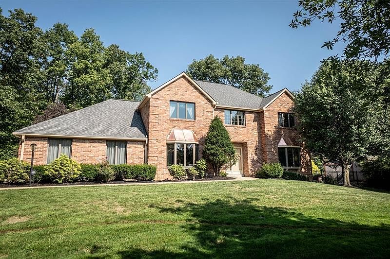 1st image of 13 Pine Brook Dr