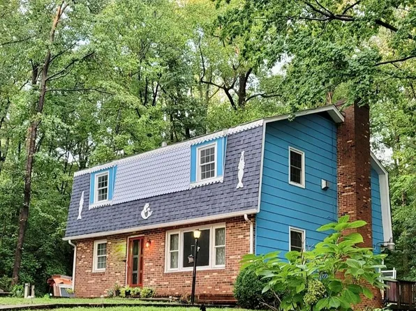 275 Castle Dr, Montross, VA 22520