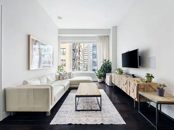 111 Fulton St APT 824, New York, NY 10038