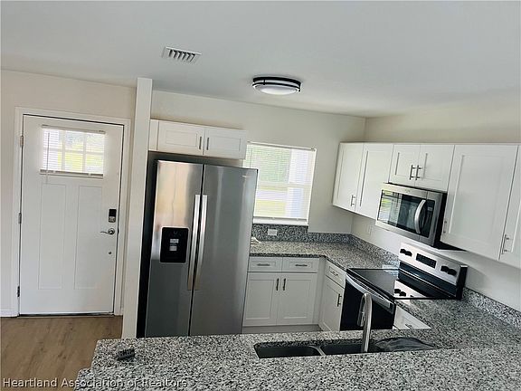 3rd image of 7037 San Benito Dr