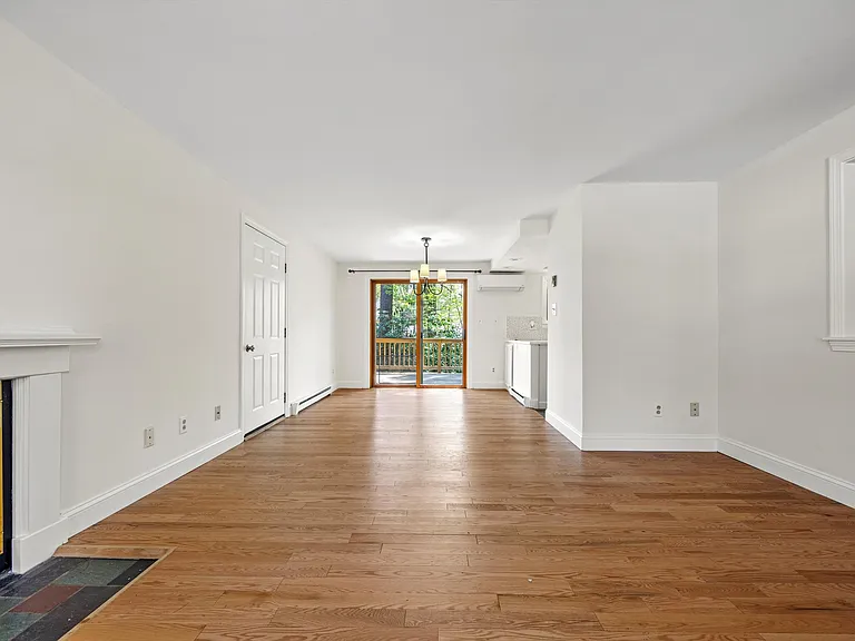 7 Dresden Ct — Photo 6