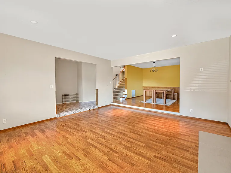 4871 Beacon Hill Dr — Photo 6