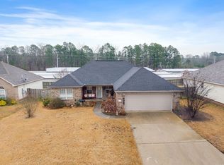 2316 Pleasant Forest Dr, Benton, AR 72015