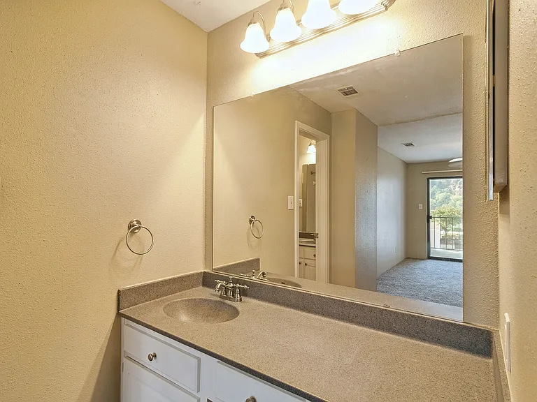 Classic Style Bathroom