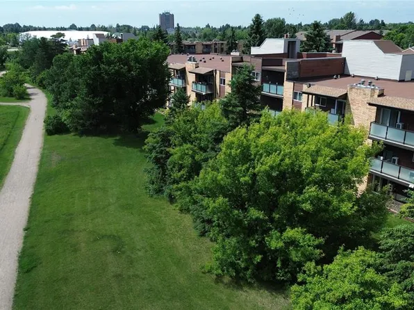 UNIT 104-411 Tait COURT, Saskatoon, SK S7H 5L3