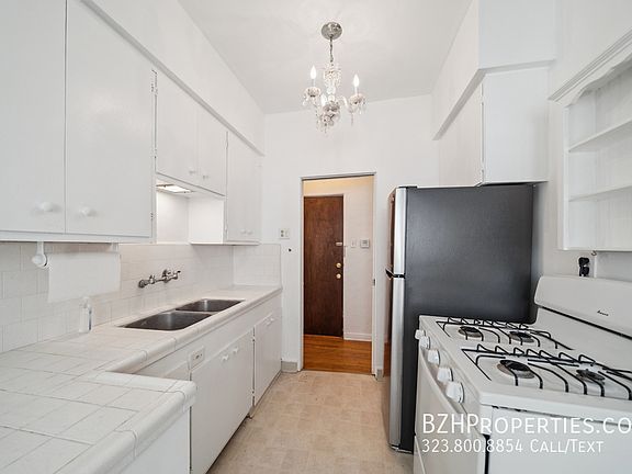 4th image of 140 S Elm Dr #1A