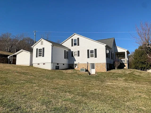 4 bed, 1750 sqft, $2,250 — Photo 3
