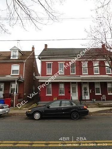 310 N Charlotte St Photo 1