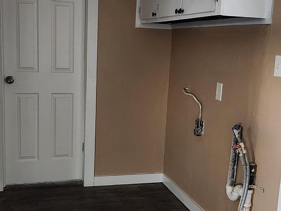 3rd image of 6653 Eland St