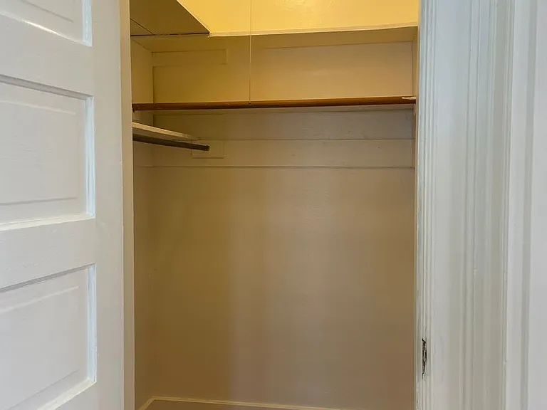 Chetopa Apartments — Photo 6