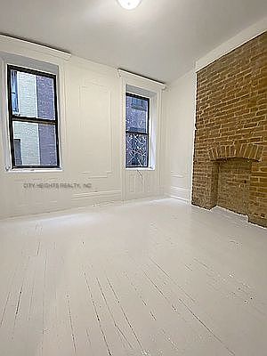 1st image of 211 E 10th St APT 6