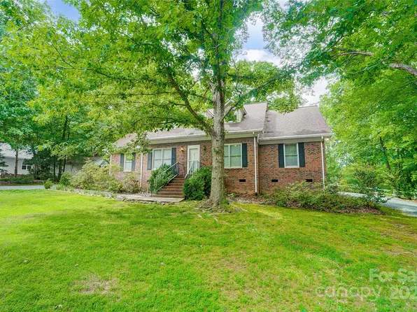 905 Pilgrim Forest Dr, Monroe, NC 28110